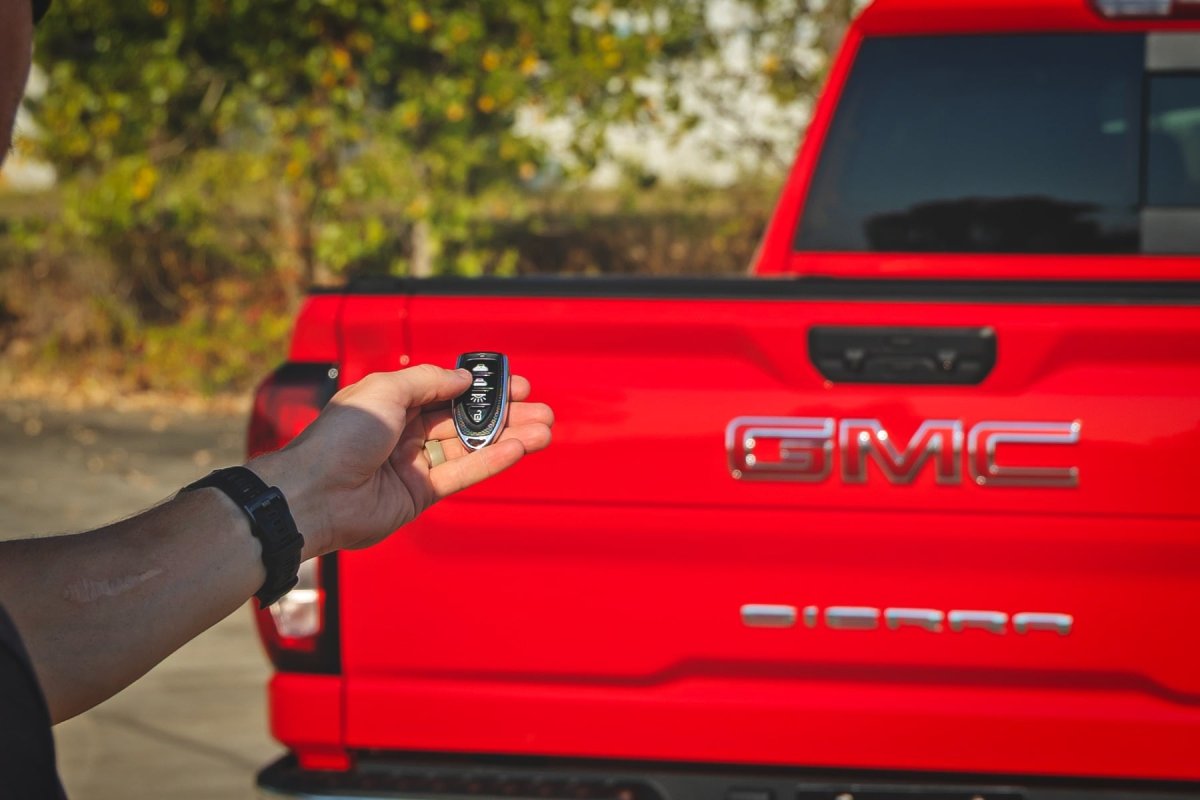 Chevrolet 3500HD Powered Retractable Bed Cover - Rough Country - Matte Black - '20-'26